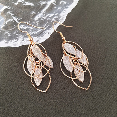 Boucles d'Oreilles Élégantes en Forme de Feuille – Style Nature, Quotidien & Festif.