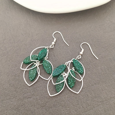 Boucles d'Oreilles Élégantes en Forme de Feuille – Style Nature, Quotidien & Festif.