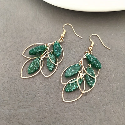 Boucles d'Oreilles Élégantes en Forme de Feuille – Style Nature, Quotidien & Festif.