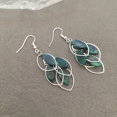 Boucles d'Oreilles Élégantes en Forme de Feuille – Style Nature, Quotidien & Festif.