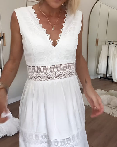Céline™ | Robe en dentelle artisanale avec décolleté en V