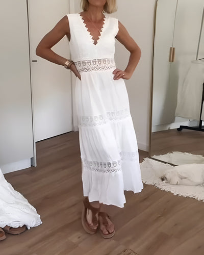 Céline™ | Robe en dentelle artisanale avec décolleté en V