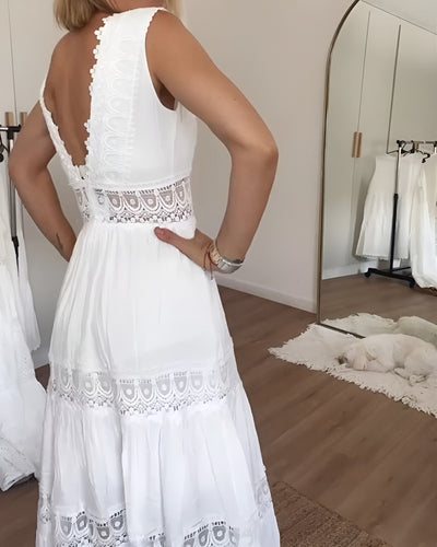 Céline™ | Robe en dentelle artisanale avec décolleté en V