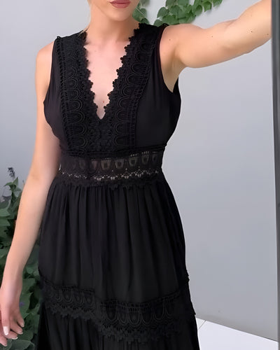 Céline™ | Robe en dentelle artisanale avec décolleté en V