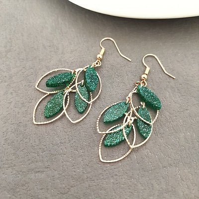 Boucles d'Oreilles Élégantes en Forme de Feuille – Style Nature, Quotidien & Festif.